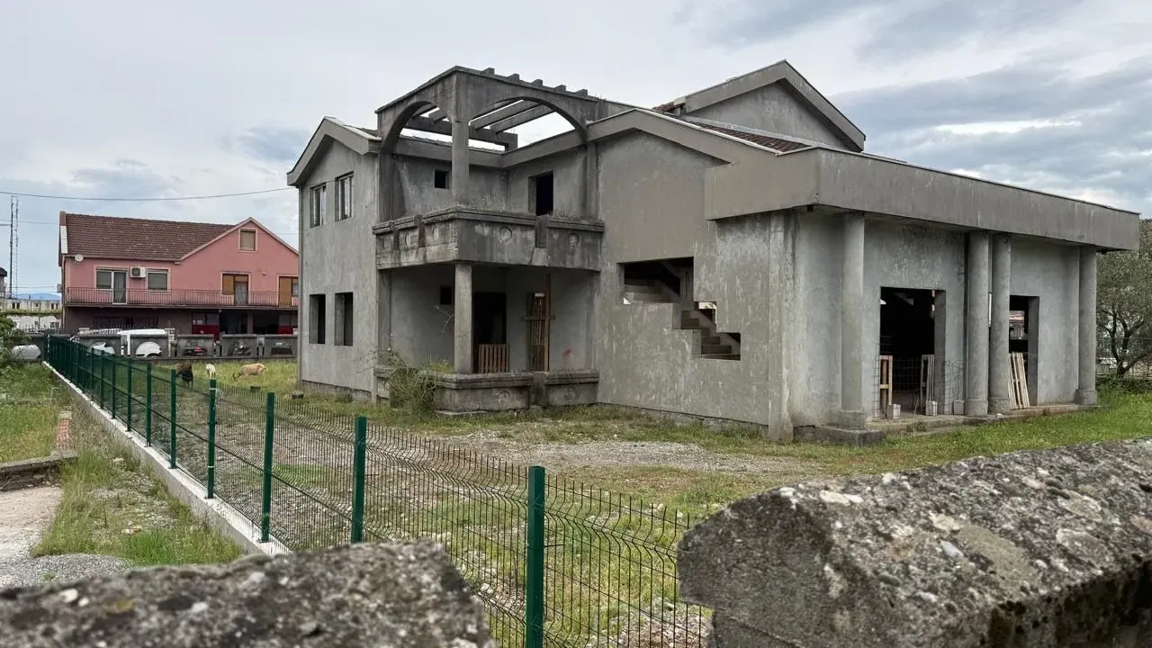 Sale, house, 285m², Karaburško Polje, Podgorica