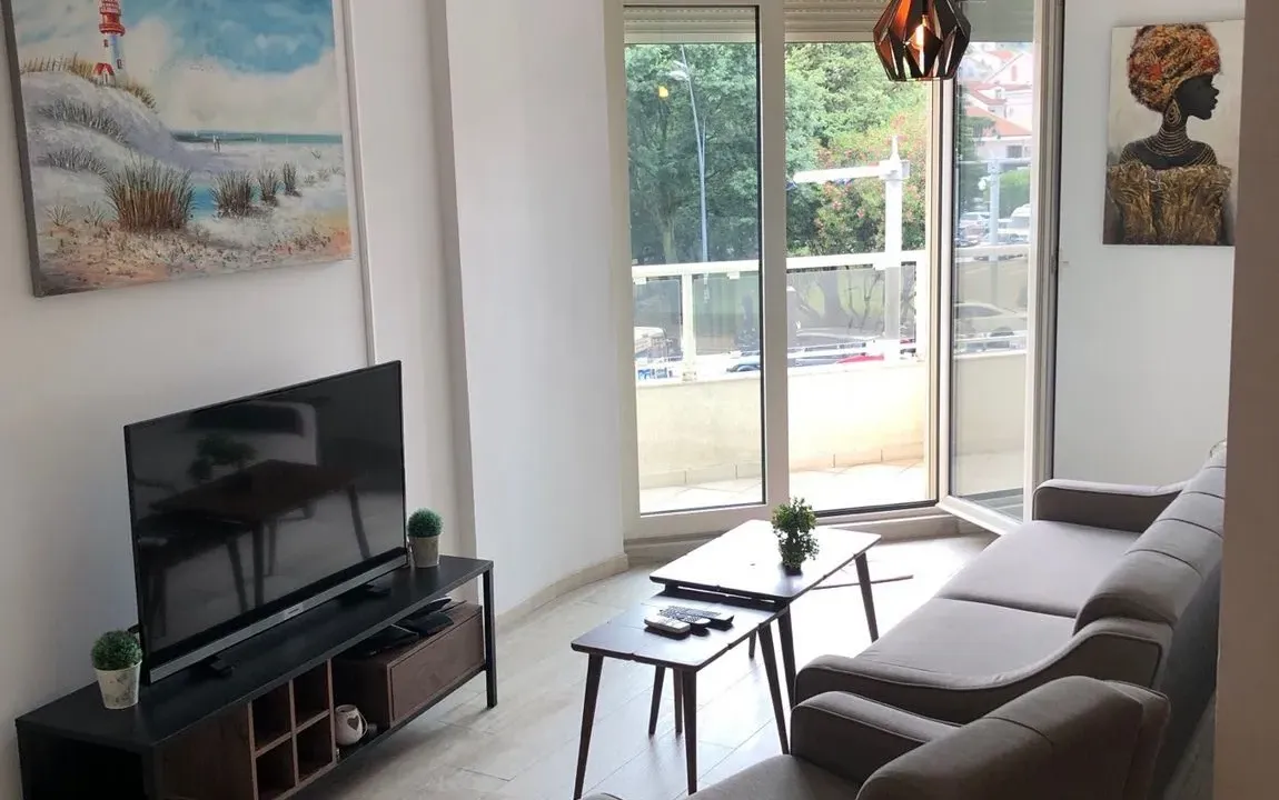 Rent, one bedroom apartment, 55m², Centar, Budva