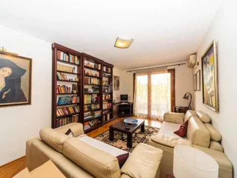 Izdavanje, trosoban stan, 90m², Centar, Podgorica - image 2