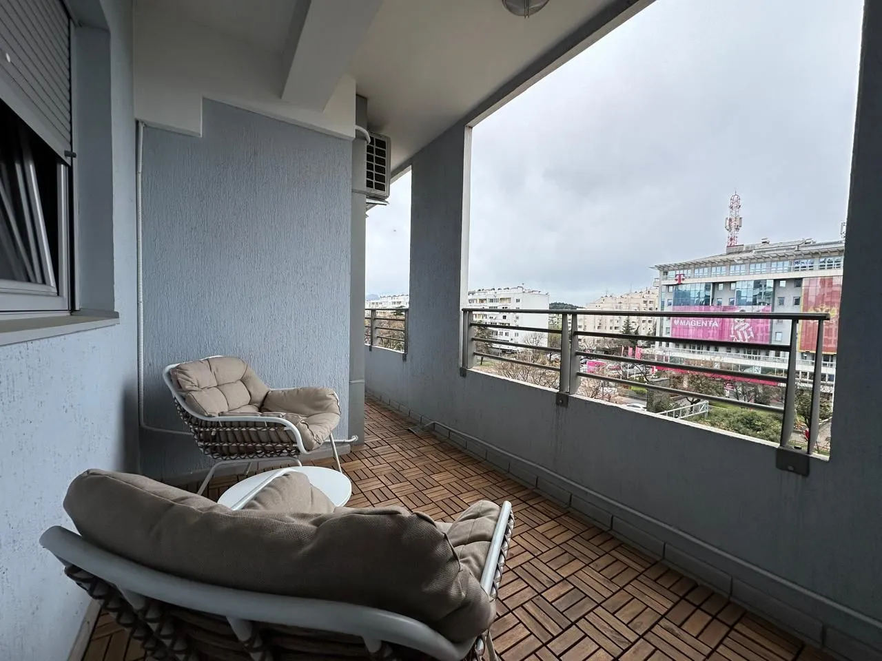 Izdavanje, dvosoban stan, 75m², Preko Morače, Podgorica