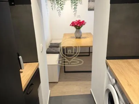 Rent, two bedroom apartment, 43m², Stari Grad, Beograd - image 2
