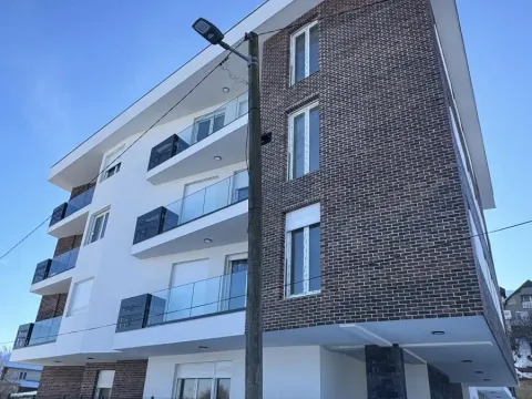 Stan in Stari Banovci