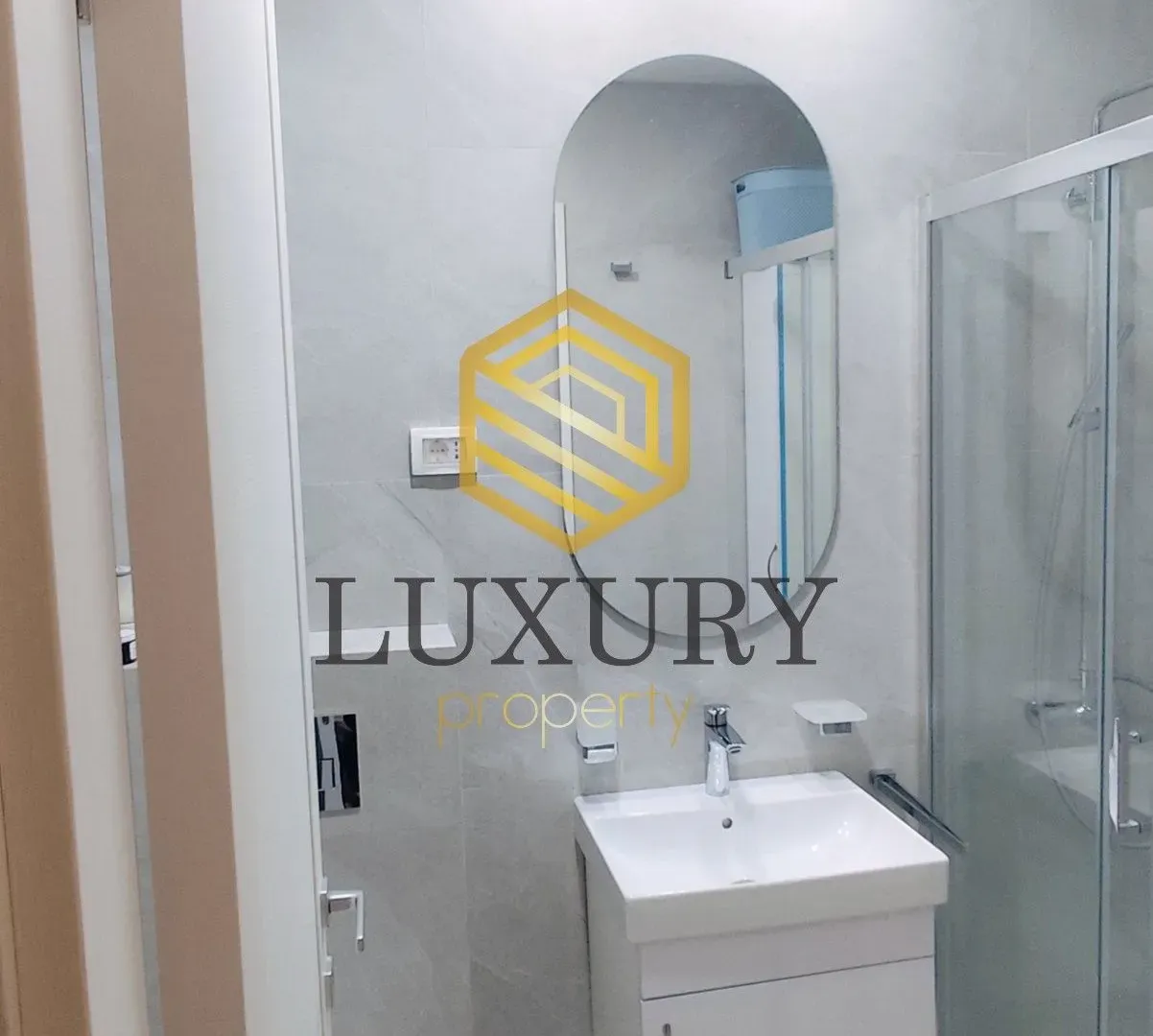 Prodaja, jednosoban stan, 40m², Central Point, Podgorica