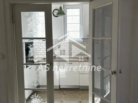 Izdavanje, trosoban stan, 100m², Zeleni Venac, Beograd - image 11