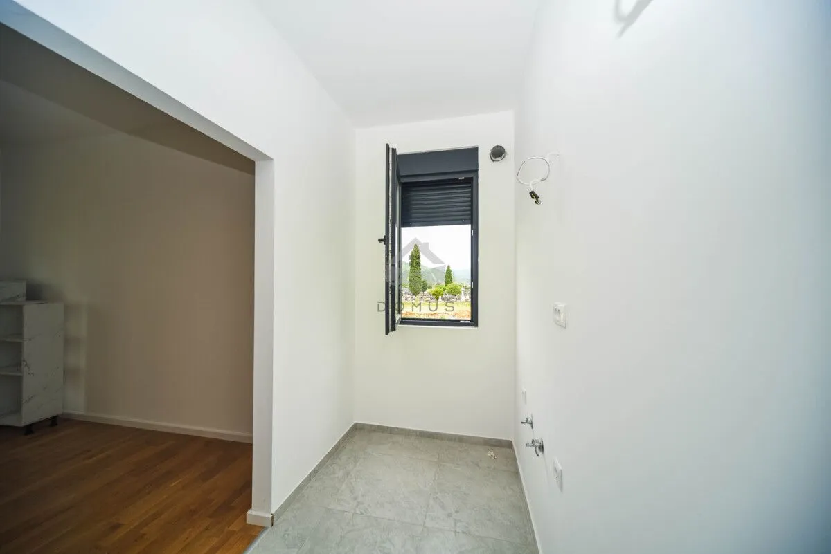 Prodaja, dvosoban stan, 64m², Tološi, Podgorica