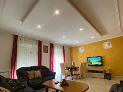 Stan in Tološi