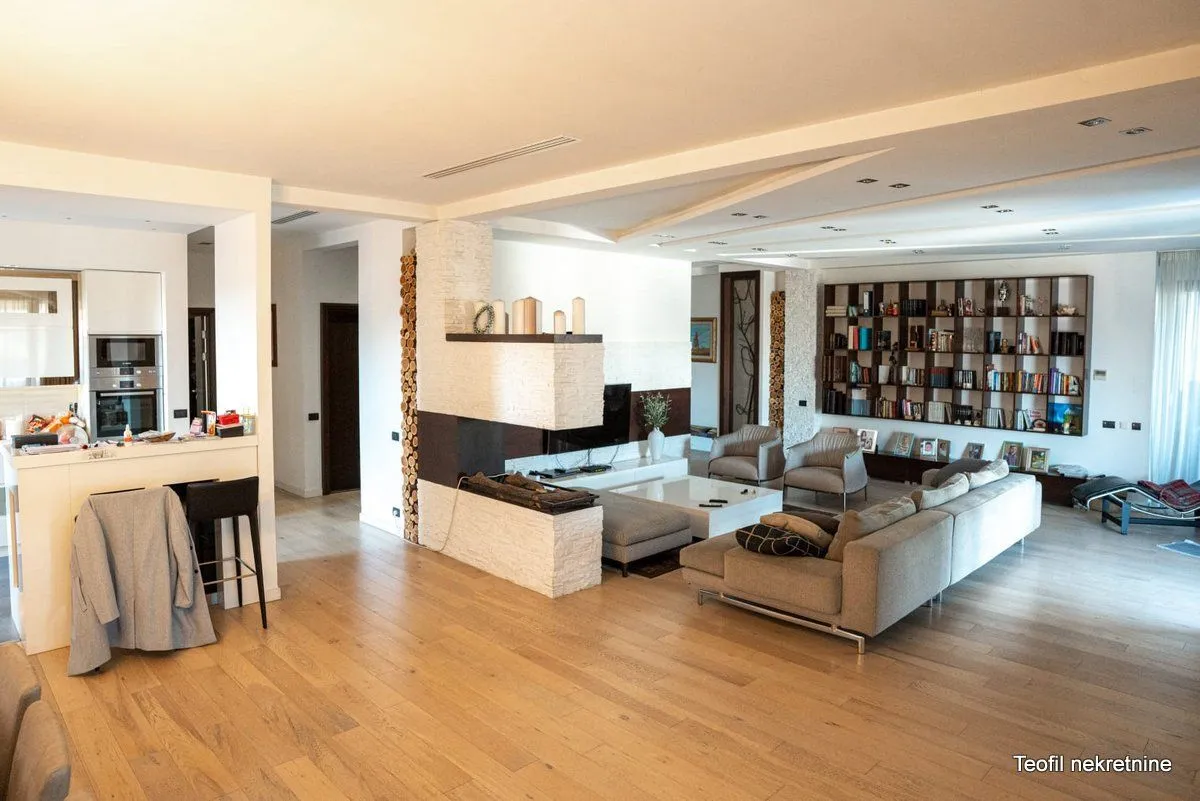 Prodaja, četvorosoban stan, 220m², Savski Venac, Beograd