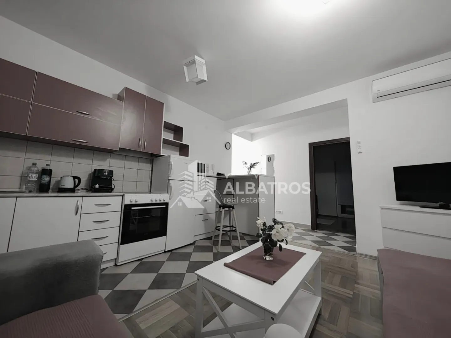 Prodaja, jednosoban stan, 42m², Popovići, Bar