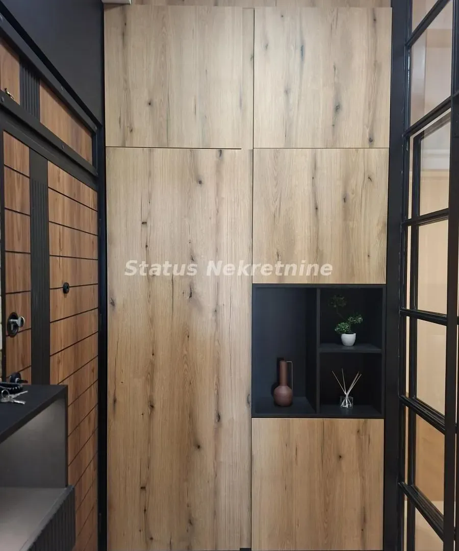 Prodaja, trosoban stan, 100m², Stari grad, Novi Sad