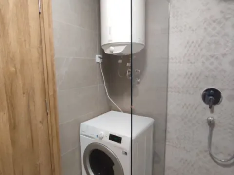 Izdavanje, jednosoban stan, 40m², Stari Aerodrom, Podgorica - image 4