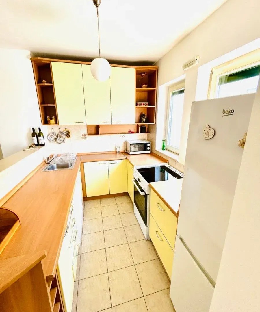 Izdavanje, jednosoban stan, 56m², Momišići, Podgorica