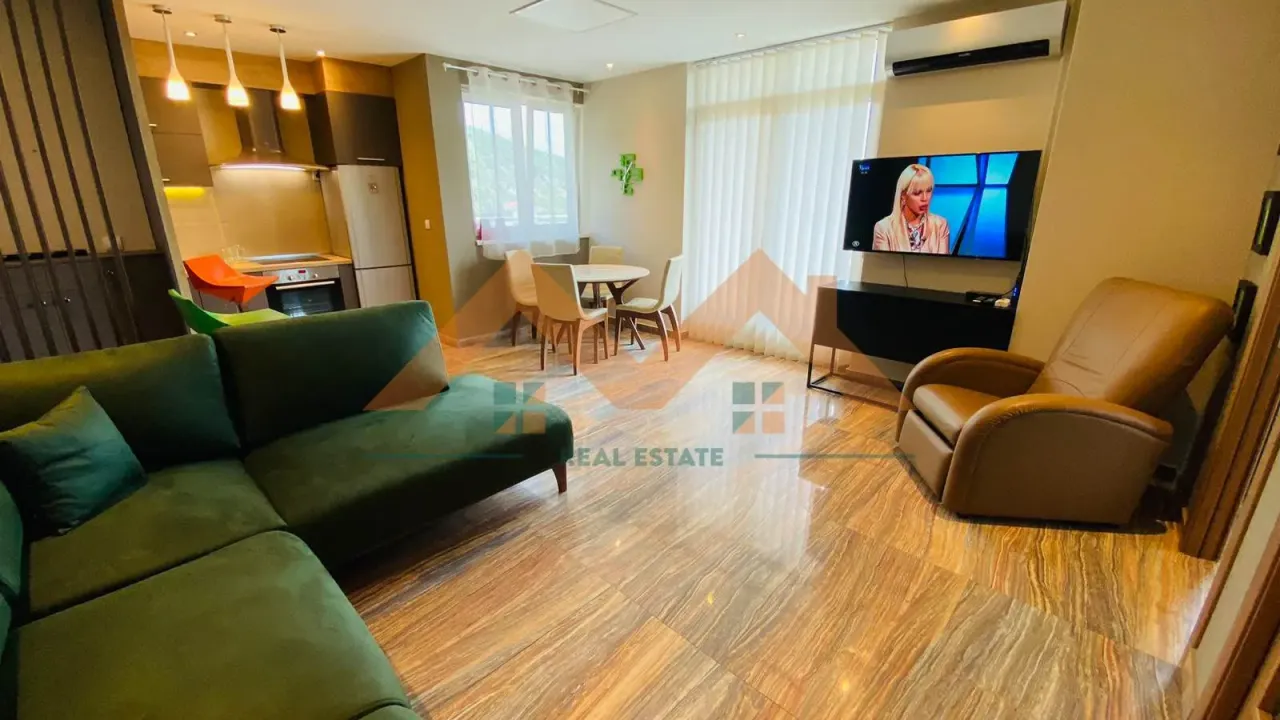 Izdavanje, dvosoban stan, 70m², Tološi, Podgorica