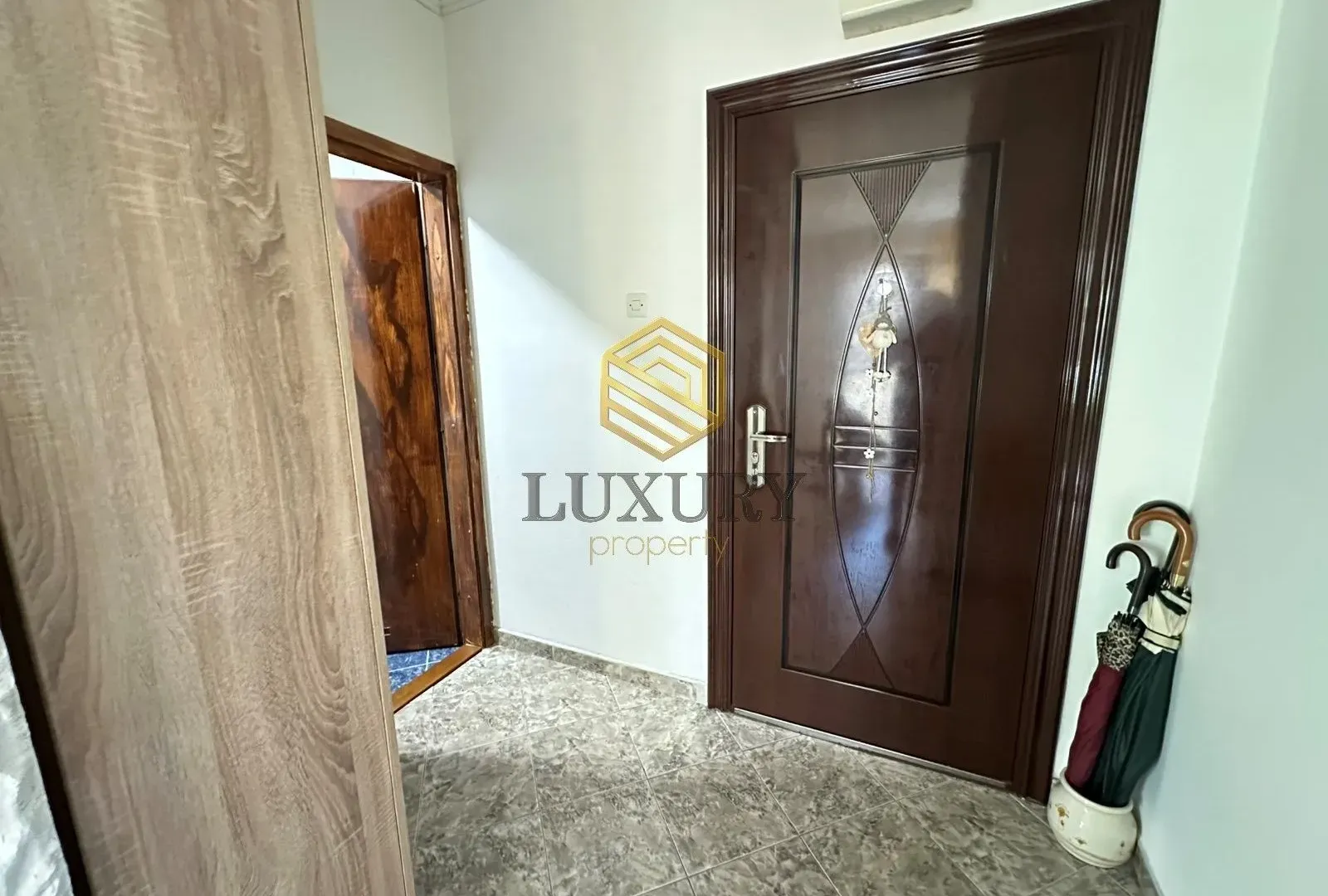 Prodaja, jednosoban stan, 46m², Centar, Kotor