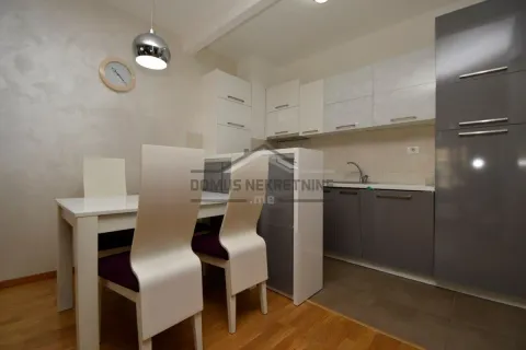 Rent, one bedroom apartment, 50m², City Kvart, Podgorica - image 4