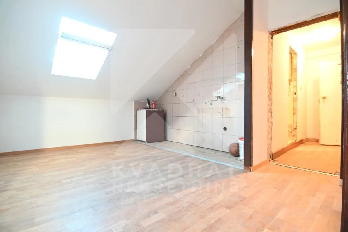 Prodaja, trosoban stan, 74m², Centar, Podgorica