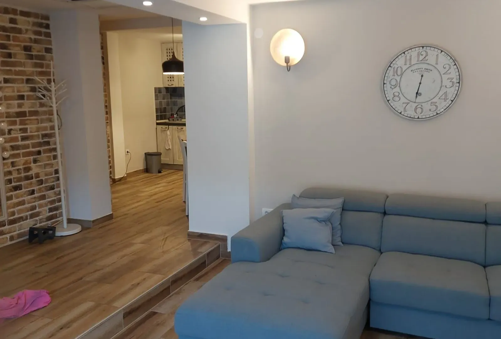 Izdavanje, jednosoban stan, 53m², Dobrota, Kotor