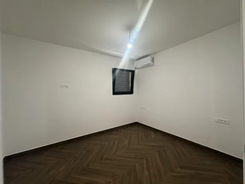 Prodaja, trosoban stan, 100m², Obala Đuraševića, Tivat - image 14