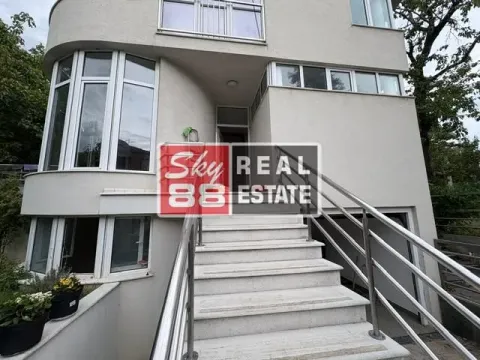 Izdavanje, kuća, 250m², Savski Venac, Beograd