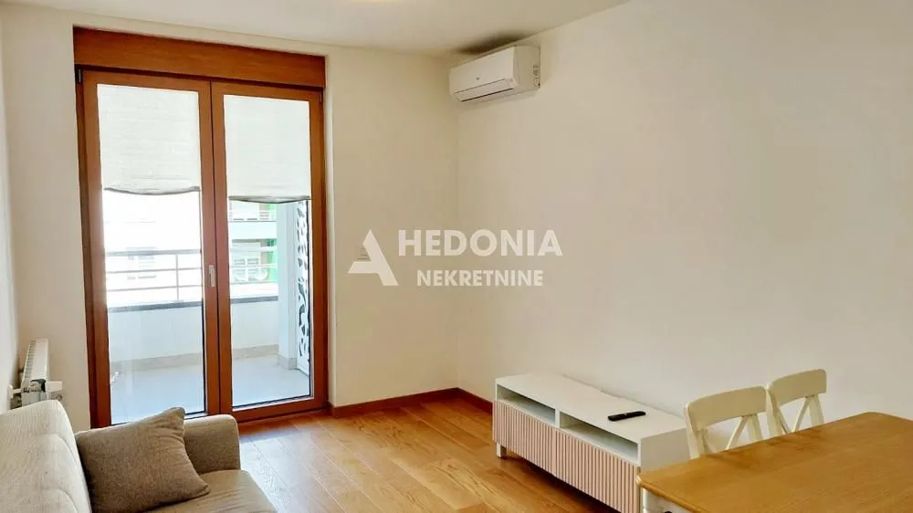Prodaja, dvosoban stan, 53m², Novi Beograd Blok 65, Novi Beograd Sve Podlokacije