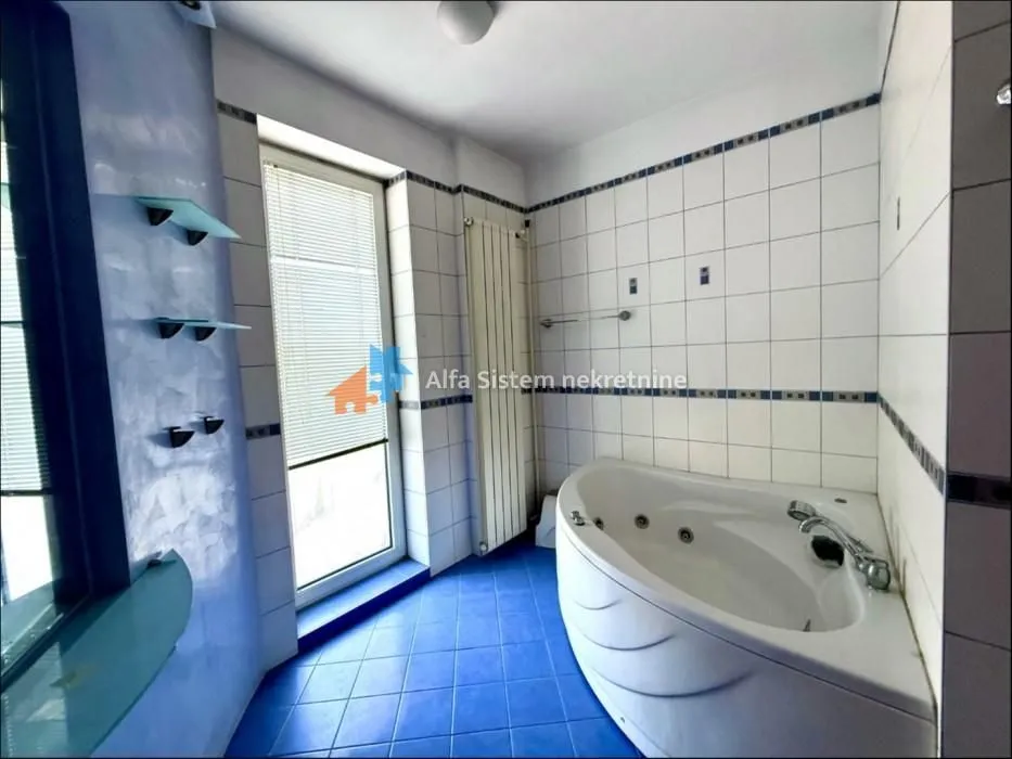 Prodaja, stan, 208m², Kalenić Pijaca, Vračar Sve Podlokacije