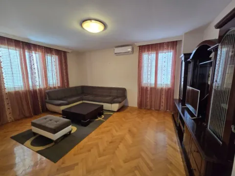 Prodaja, kuća, 180m², Tološi, Podgorica - image 6