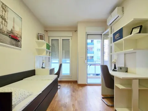 Izdavanje, jednosoban stan, 64m², City Kvart, Podgorica - image 8