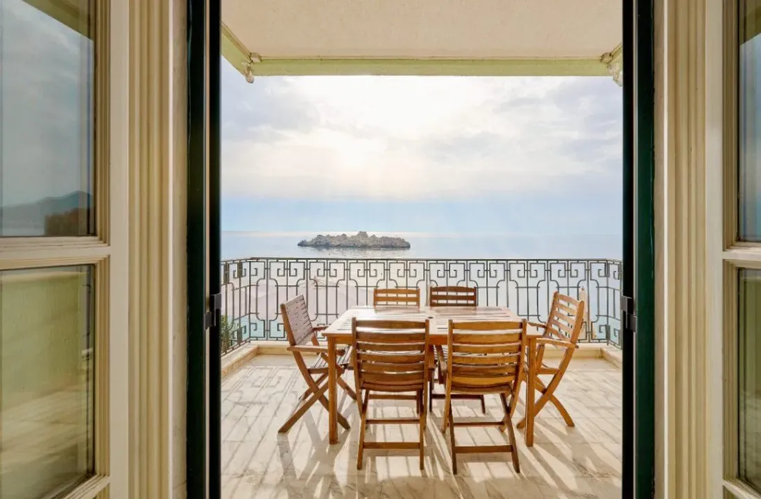 Prodaja, četvorosoban stan, 131m², Sveti Stefan, Budva