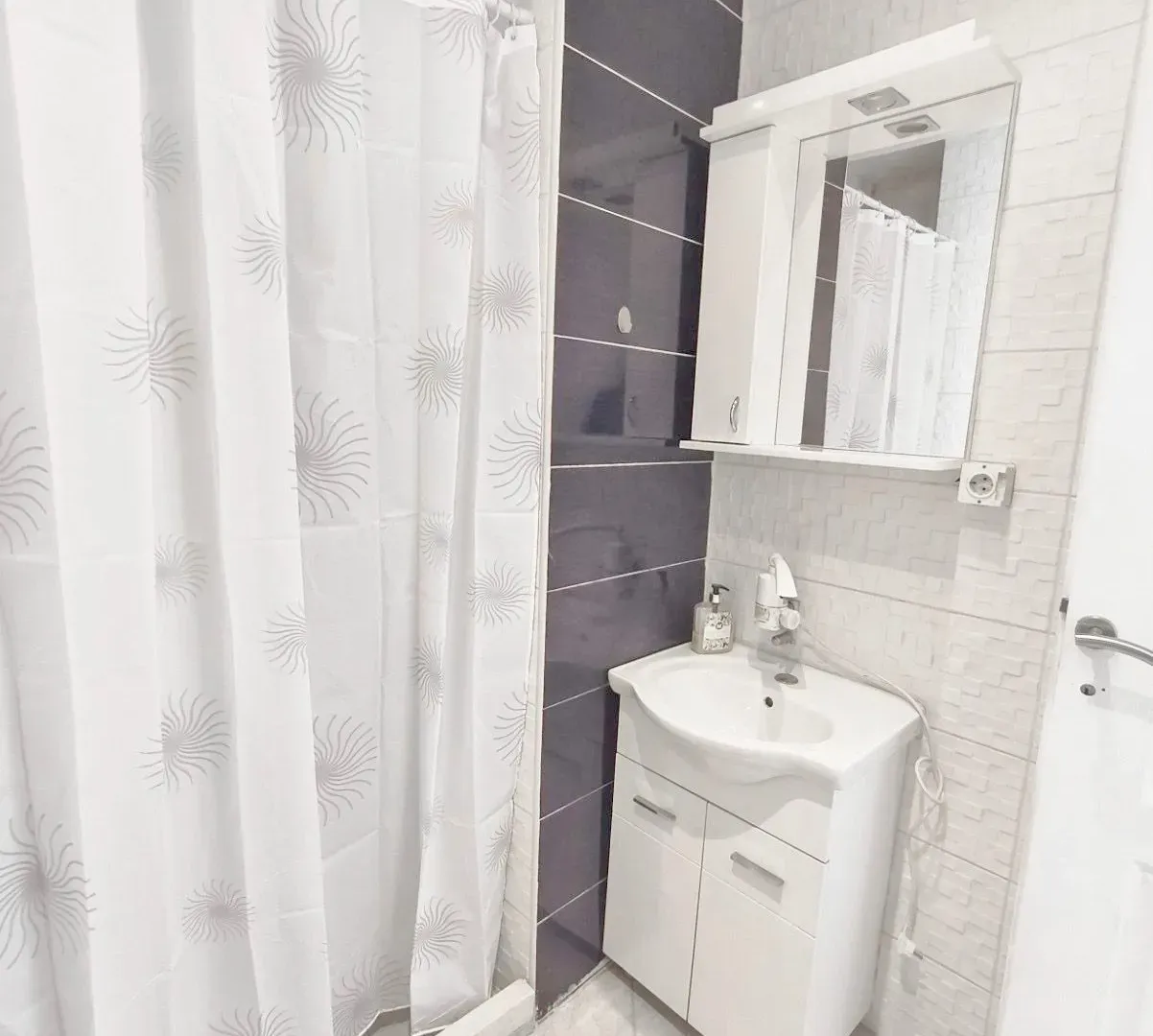 Rent, studio apartment, 40m², Stari Aerodrom, Podgorica