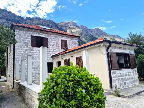 Prodaja, kuća, 130m², Kotor, Crna Gora - image 3