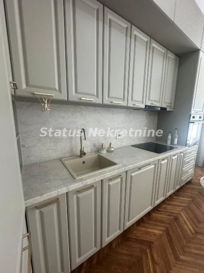 Prodaja, trosoban stan, 78m², Centar, Novi Sad