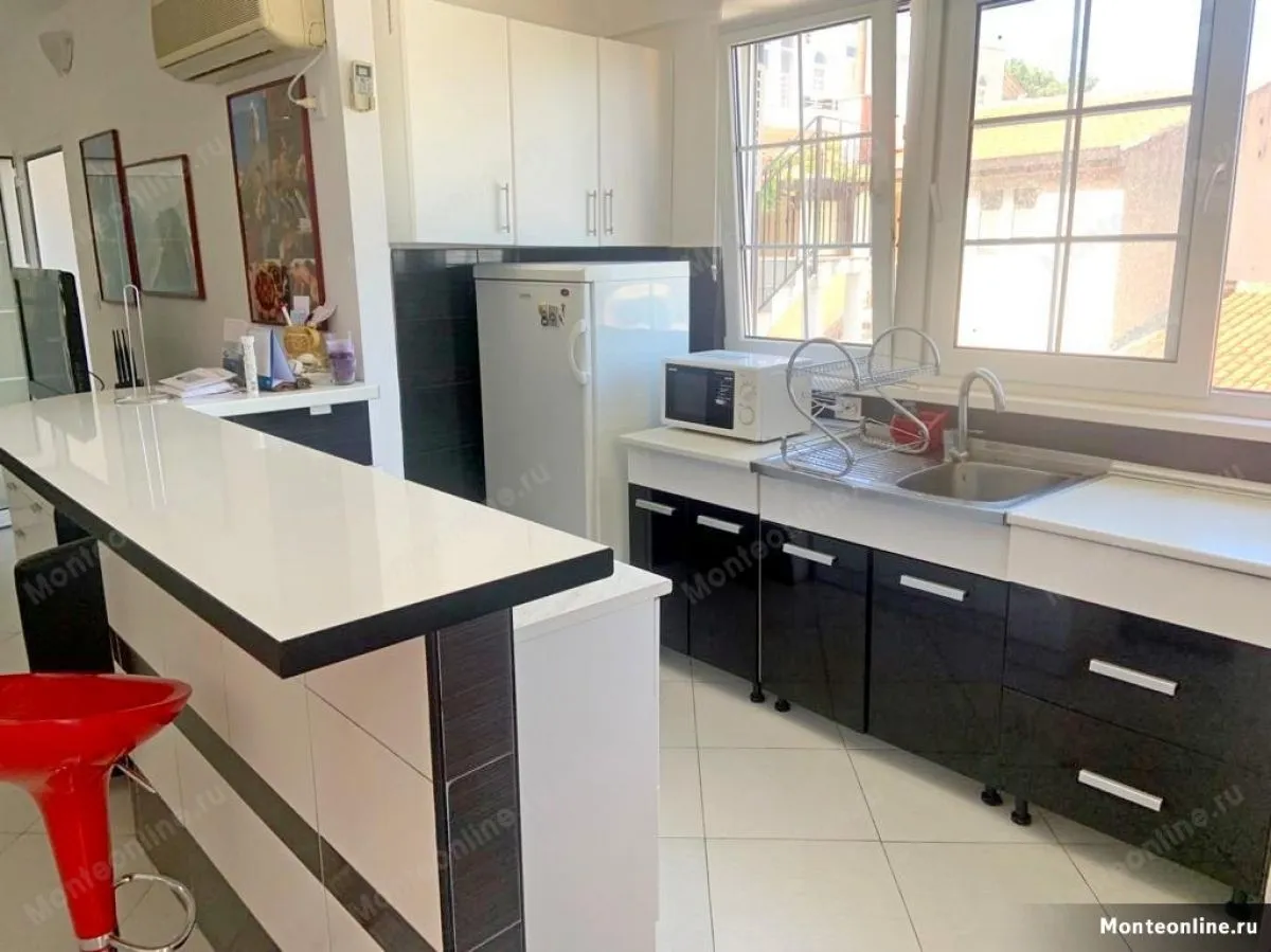 Sale, three bedroom apartment, 164m², Sveti Stefan, Budva