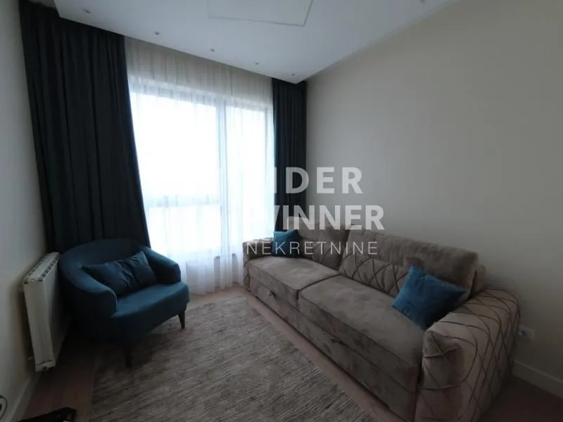 Izdavanje, trosoban stan, 82m², Savski Venac, Beograd