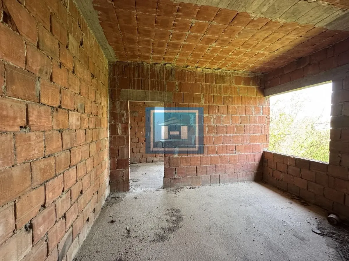 Prodaja, kuća, 685m², Moravski park, Ćuprija