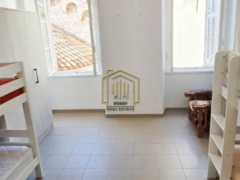 Prodaja, trosoban stan, 72m², Kotor, Crna Gora - image 2