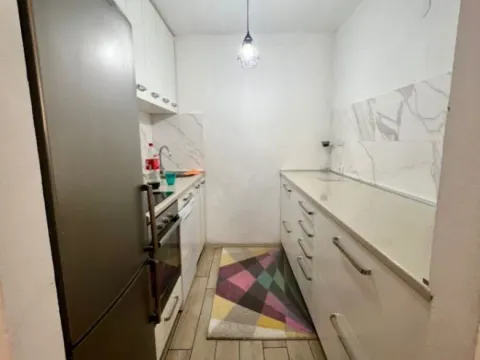 Izdavanje, trosoban stan, 100m², Blok 5, Podgorica - image 2