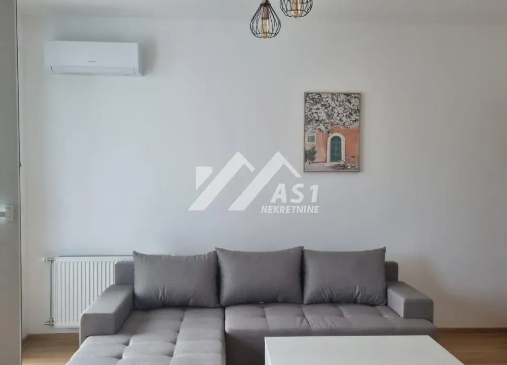 Izdavanje, jednosoban stan, 39m², Bulevar Oslobodjenja, Novi Sad Sve Podlokacije