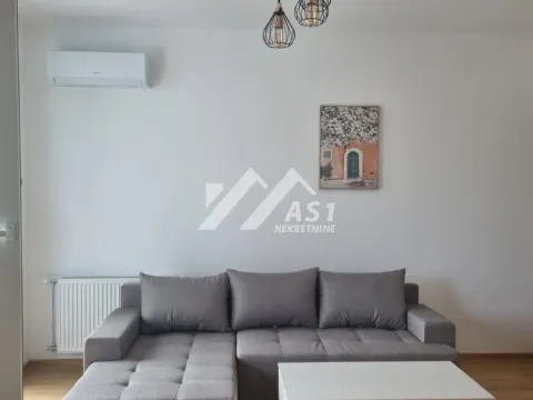 Stan in Bulevar Oslobodjenja