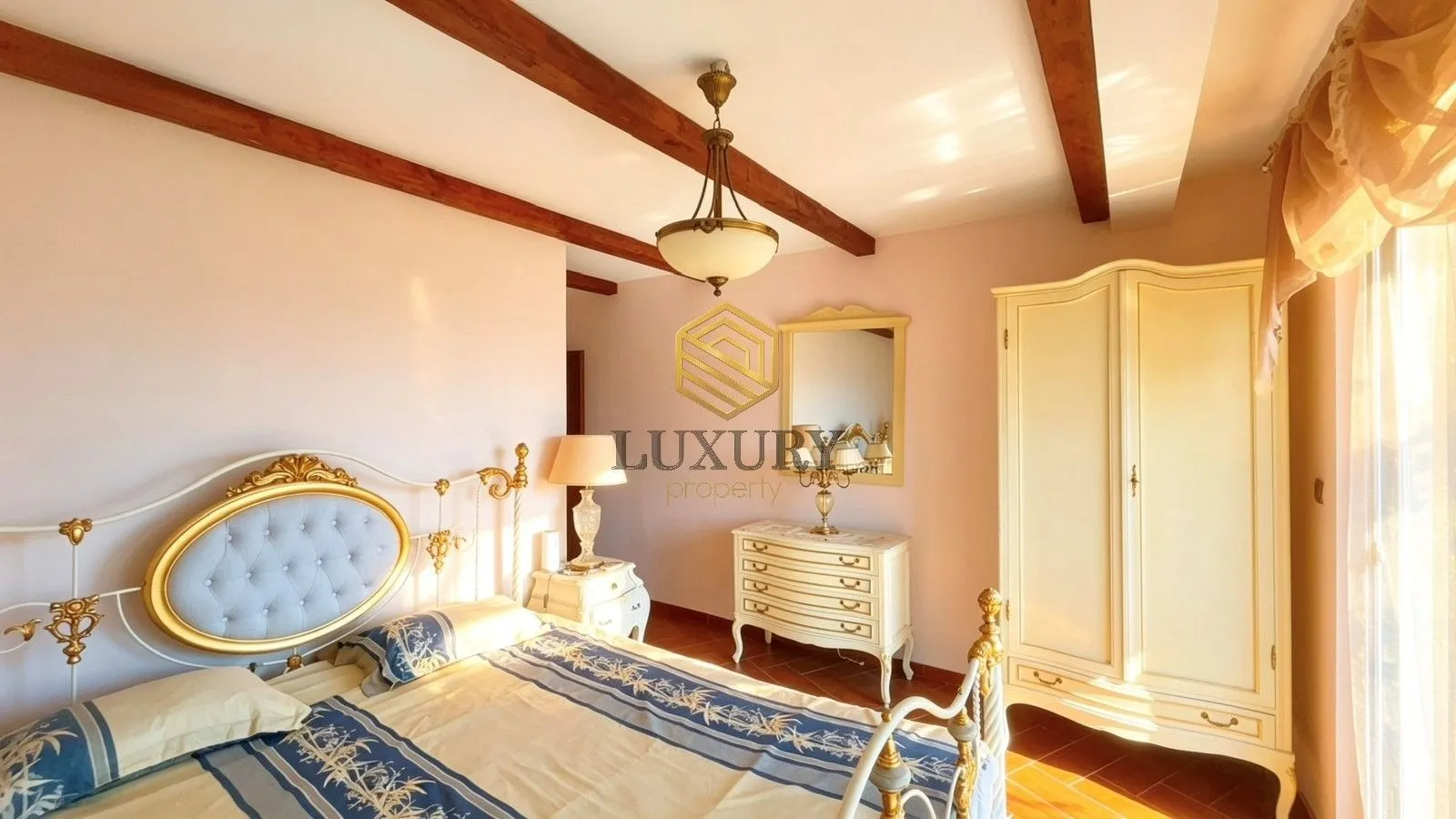 Izdavanje, kuća, 230m², Bečići, Budva