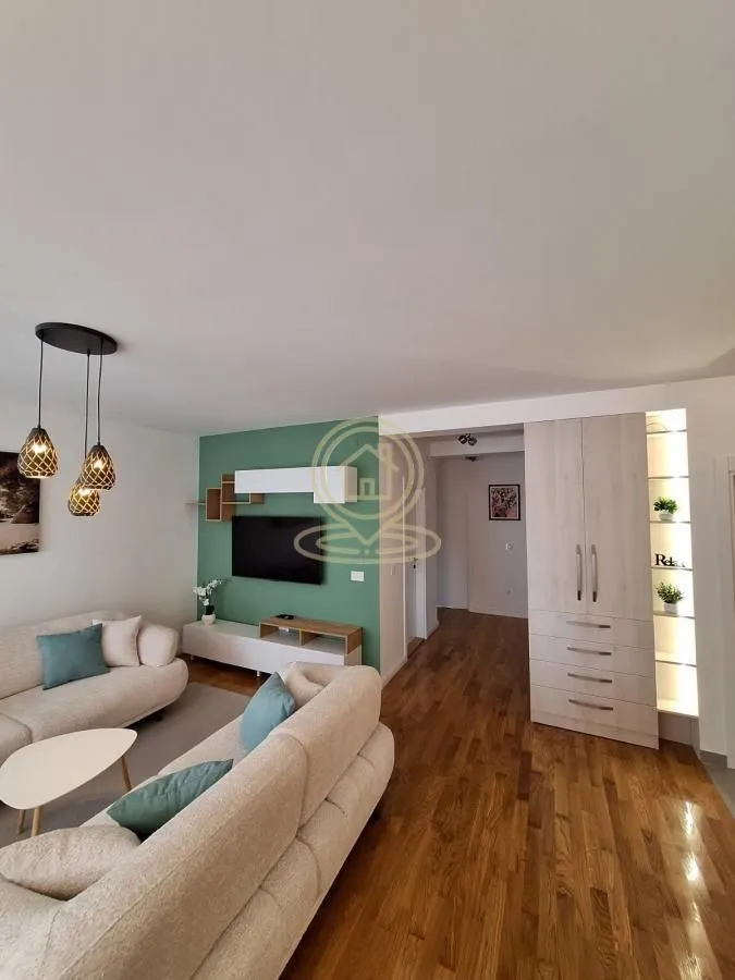 Izdavanje, trosoban stan, 90m², Lekino Brdo, Voždovac Sve Podlokacije