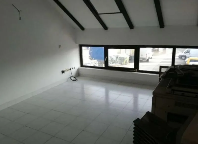 Rent, office space, 300m², Surčin, Beograd