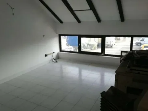 Izdavanje, poslovni prostor, 300m², Surčin, Beograd - image 5