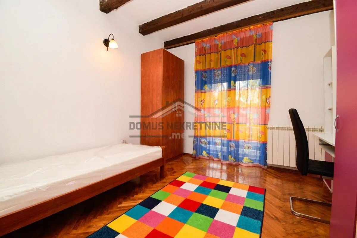 Rent, house, 250m², Stari Aerodrom, Podgorica