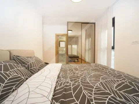 Izdavanje, trosoban stan, 104m², City Kvart, Podgorica - image 9