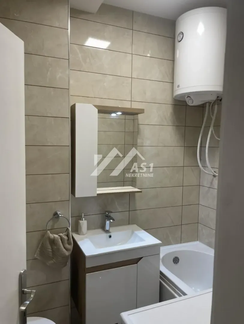 Izdavanje, dvosoban stan, 48m², Grbavica, Novi Sad Sve Podlokacije