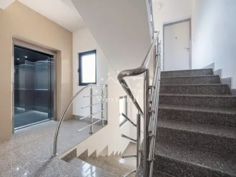 Sale, one bedroom apartment, 51m², Bečići, Budva - image 14