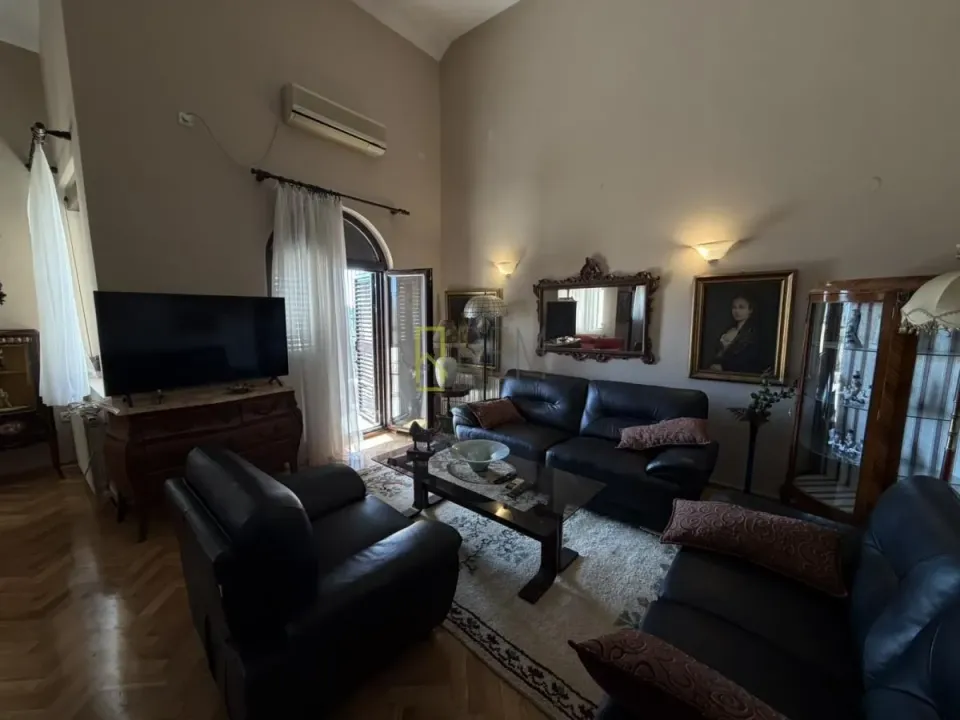 Rent, house, 280m², Gorica C, Podgorica