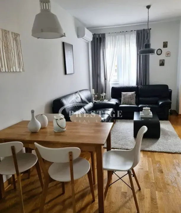 Izdavanje, dvosoban stan, 64m², City Kvart, Podgorica