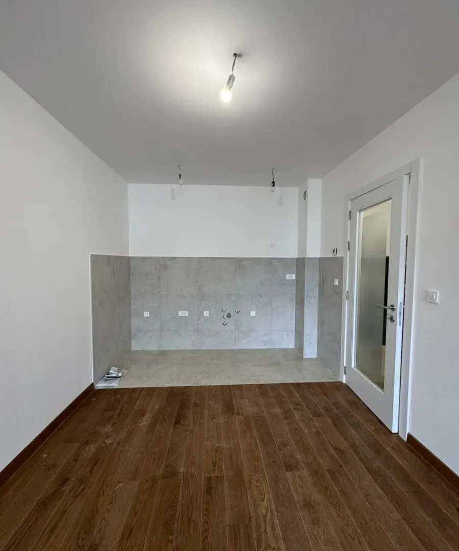 Izdavanje, dvosoban stan, 64m², Kruševac, Podgorica