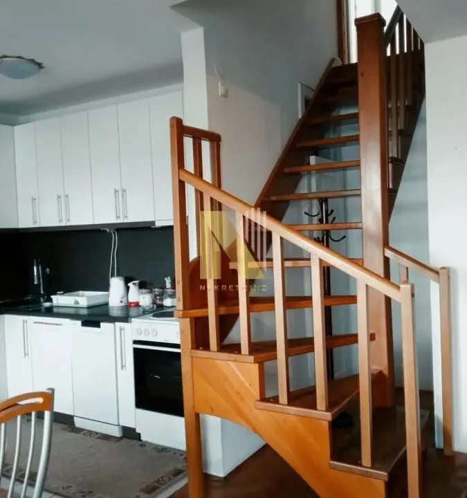 Izdavanje, četvorosoban stan, 95m², Bulevar Oslobodjenja, Novi Sad Sve Podlokacije