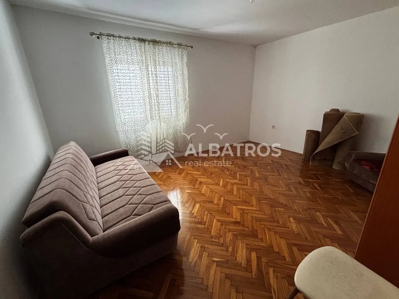 Rent, house, 150m², Polje, Bar